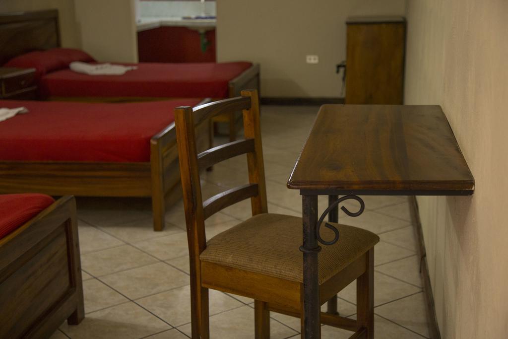 Hotel Villa Hermosa Retalhuleu Buitenkant foto
