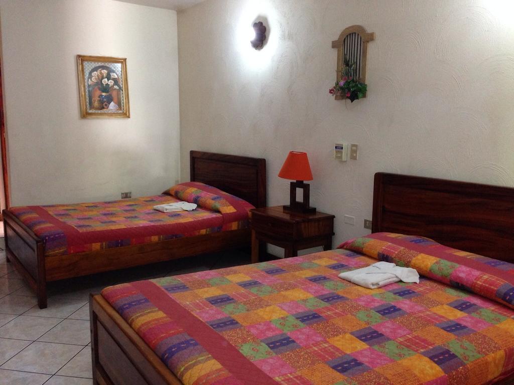 Hotel Villa Hermosa Retalhuleu Kamer foto